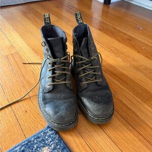 DR MARTENS • Black “Luana” Combat Boots